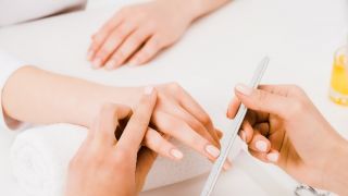 Manicure, que trabalhava para plataforma de serviços de beleza, tem vínculo de emprego reconhecido