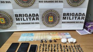 Homem é preso pela Brigada Militar por tráfico de drogas, em Camaquã