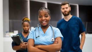Enare 2026/2027 abre inscrições para residência médica e multiprofissional em todo o Brasil; confira prazos e novas regras