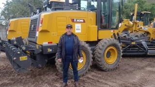 Piratini reforça frota da agricultura com três tratores, duas retroescavadeiras e uma motoniveladora