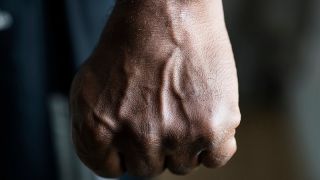 Justiça decreta prisão preventiva de homem suspeito de agredir o filho de 3 anos e aciona Conselho Tutelar   