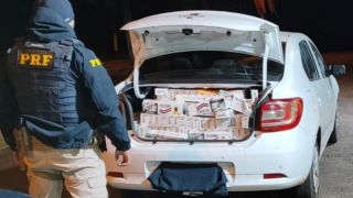 Pelotense é preso pela PRF na BR-287, em Santiago, transportando quase 600 maços de cigarros 