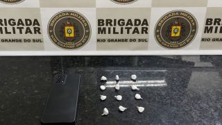 Mulher é presa por tráfico de drogas em Camaquã após ação da Força Tática no Ouro Verde