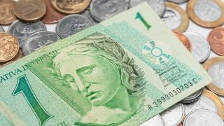 Brasileiros têm R$ 6,2 bilhões esquecidos em bancos; veja como consultar e resgatar o dinheiro pelo Banco Central
