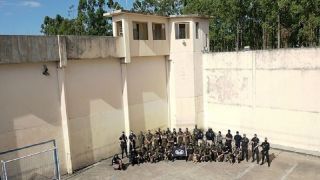 Agentes do canil ministram instrução no curso de cinotecnia do 3º Batalhão de Polícia do Exército