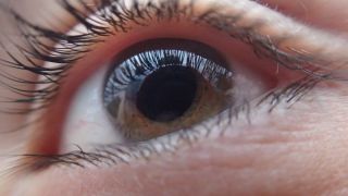 Homem vai receber primeira prótese ocular impressa em 3D, no Reino Unido