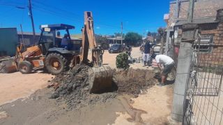 Bairro Getúlio Vargas, em Camaquã, começa a receber manutenção na drenagem