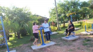 Prefeito realiza a entrega de duas academias de rua no interior do município de Cerrito