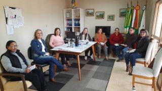 Reunião entre gestores da educação alinha as próximas atividades das escolas municipais, em Cerrito
