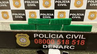 Cerca de 4 quilos de maconha são apreendidas pelo Denarc, em frente a escola de ensino infantil, em Porto Alegre