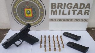 Brigada Militar prende um indivíduo e apreende uma arma de fogo, em Rio Grande