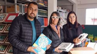 Secretário da Indústria realiza a doação de livros para a Biblioteca Municipal de Pantano Grande