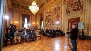 Governador assina memorando com empresa espanhola para potencializar energia eólica em alto-mar no RS