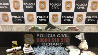 Polícia Civil, em ação no Bairro Ponta Grossa, em Porto Alegre, prende dois indivíduos por tráfico