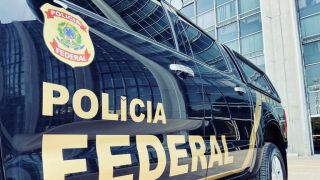 Polícia Federal cumpre mandados de busca em investigação de divulgação de notícias falsas