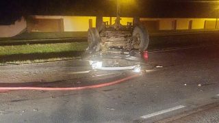 Homem morre após ser arremessado de uma S10, em capotamento, no km 96 da ERS 030, em Tramandaí