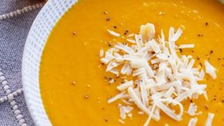 Dica de receita: deliciosa sopa de abóbora com ingredientes nutritivos