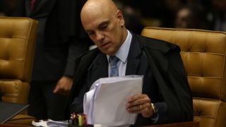 Ministro Moraes diz que não há proibição de roupa verde e amarela para votar neste domingo, dia 2 de outubro
