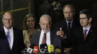 Lula diz que só definirá nomes para ministério após viagem ao Egito, onde ficará de 15 a 18 de novembro