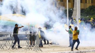 Ministro Alexandre de Moraes decide soltar mais 137 presos por atos golpistas