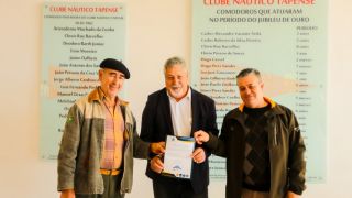 Prefeito de Barra do Ribeiro, Jair Machado, visita o Clube Náutico Tepense e recebe homenagem