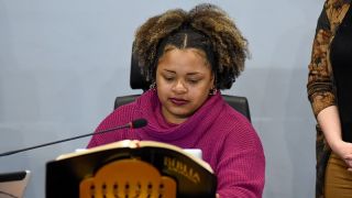 Bruna Rodrigues é a 1ª deputada negra na história do parlamento gaúcho a presidir sessão plenária