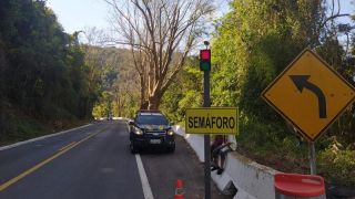 PRF INFORMA: Sistema Pare e Siga no km 181 da BR 116, em Nova Petrópolis