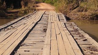 Ponte sobre o Arroio Grande entre as comunidades Vila Fátima e Tigre, de Dom Feliciano, está interditada