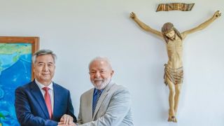 Presidente Lula se reúne com membro do Comitê Permanente do Politburo no Palácio do Planalto
