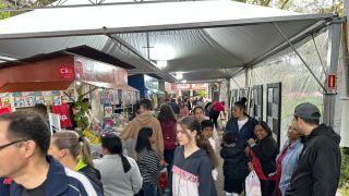 42ª Feira do Livro encerra com sucesso de público na praça Donário Lopes, no centro de Camaquã