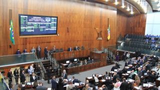 Aprovado projeto de lei que reajusta e amplia vale-refeição dos servidores do Executivo de Porto Alegre