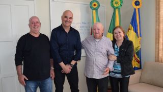 Poder Executivo de Tapes recebeu visita do ex-prefeito Neri Vieira