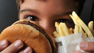 Obesidade cresceu em crianças e adolescentes brasileiras na pandemia
