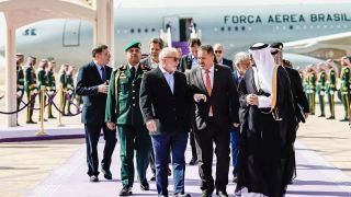 Presidente Lula desembarca na Arábia onde apresenta projetos de investimento