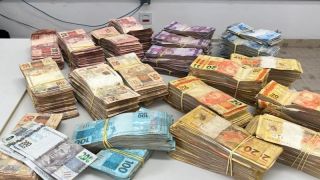 Polícia Civil prende 10 pessoas e apreende mais de 200 mil reais em espécie no Bairro Cristal, em Porto Alegre 
