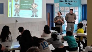 Brigada Militar realiza palestras sobre a Lei Maria da penha em escolas de Gramado e Canela