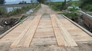 Prefeitura de Arambaré realiza a recuperação da Ponte no Assentamento Santa Marta