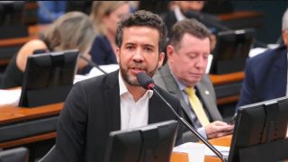 Conselho de Ética da Câmara dos Deputados abre processo contra André Janones