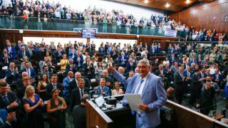 Adolfo Brito é empossado como presidente da Assembleia Legislativa do RS em sessão solene