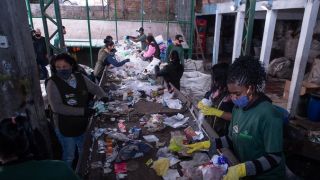 Projeto propõe ações para estimular descarte de lixo seco, em Porto Alegre 
