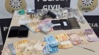 Cinco pessoas são presas pela Polícia Civil, por tráfico de drogas, em Imbé, Tramandaí e Osório