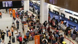 R$ 200 por trecho: programa de passagens aéreas acessíveis deve sair nas próximas semanas, no Brasil