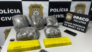 Homem é preso pela Draco de Pelotas e Polícia Civil de Jaguarão com mais de R$ 220 mil em drogas
