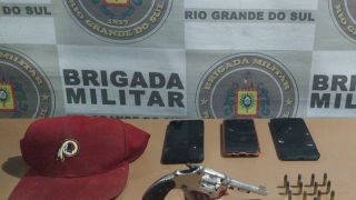 Brigada Militar prende homens por porte ilegal de arma de fogo no Pestano, em Pelotas 