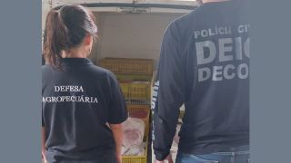 Mais de 2 toneladas de carnes impróprias para consumo são apreendidas pela Polícia Civil, em Canoas