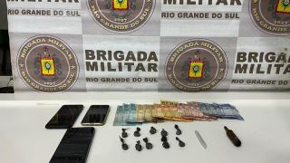 Brigada Militar prende dois homens e apreende menor por tráfico de drogas, em Santa Cruz do Sul