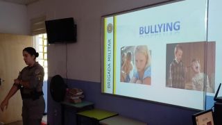 PROERD do 4° BPM realiza palestra educativa contra o bullying, em Pelotas