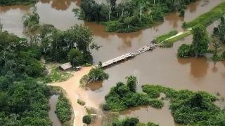 Polícia Federal destrói ponte clandestina que dava acesso à terra indígena no Pará