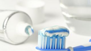 Deputado Alexandre Lindenmeyer protocola projeto que prevê distribuição gratuita de kits de higiene bucal