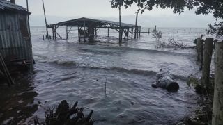 Elevação do nível da Lagoa dos Patos, em São José do Norte, provoca alagamentos em localidades e ruas 